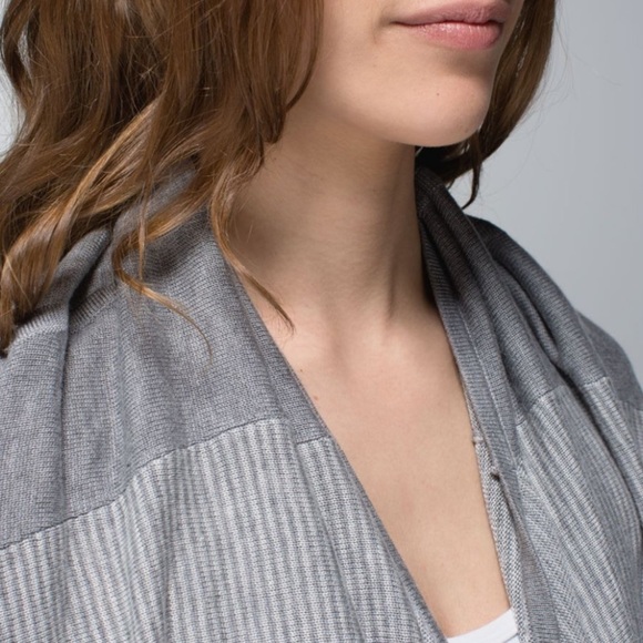 🏷️ SOLD • 𝅺LULULEMON • Iconic Wrap Sweater in Heathered Medium Grey • 6 - Picture 3 of 16